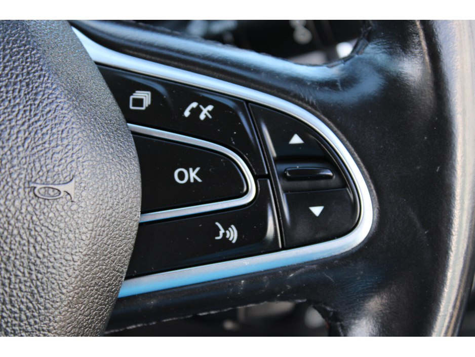 2018 Renault Megane - image 20