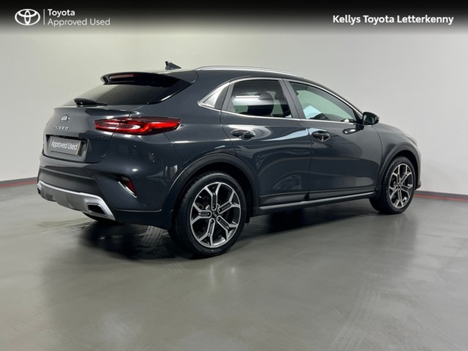 2021 Kia XCeed - image 2