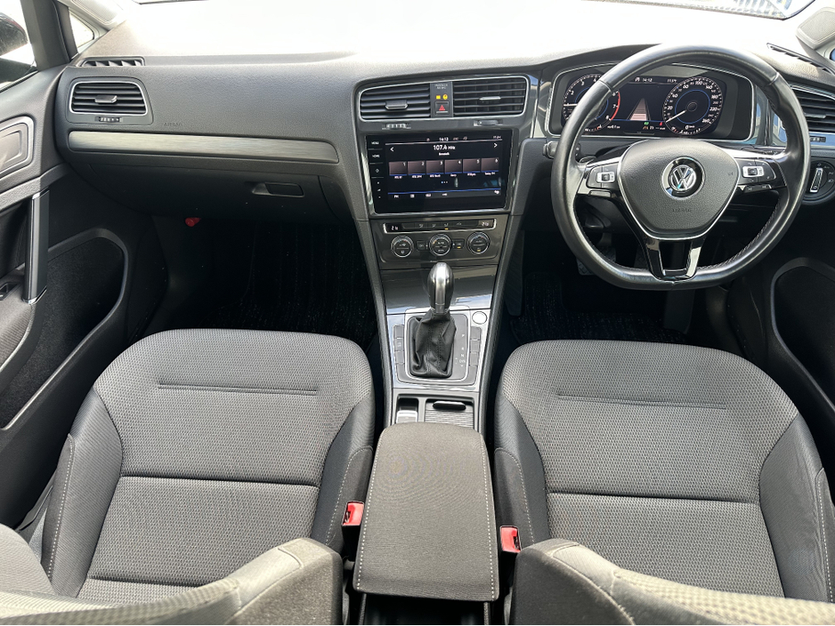 2018 Volkswagen Golf - image 9