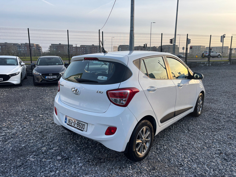 2016 Hyundai i10 - image 4