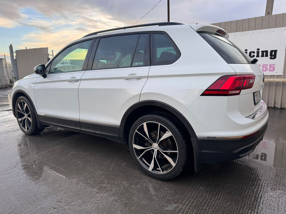 2021 Volkswagen Tiguan LIFE 2.0 TDI MANUAL 6SPEED FWD 122BHP 5 5DR €26,800