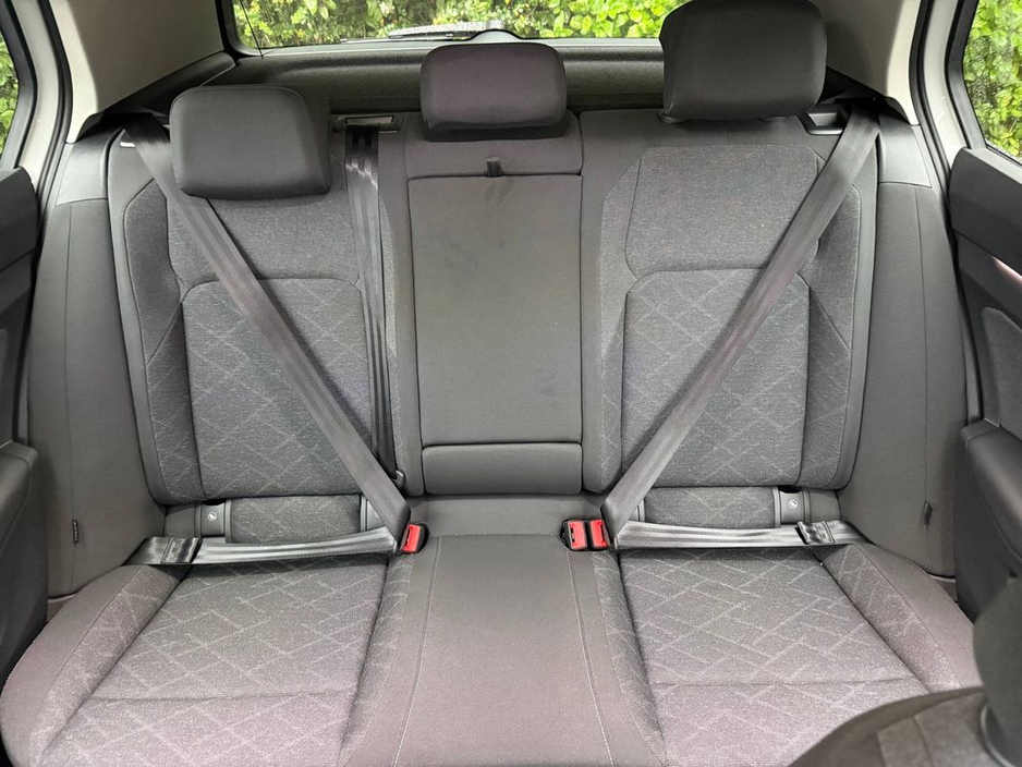 2024 Volkswagen Golf 1.0 eTSI // APPLE CARPLAY/ANDROID AUTO // DIAMOND CUT ALLOYS // DIGITAL CLUSTER €28,900