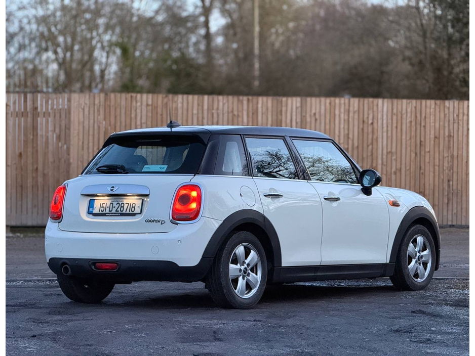 2015 MINI Hatch - image 11