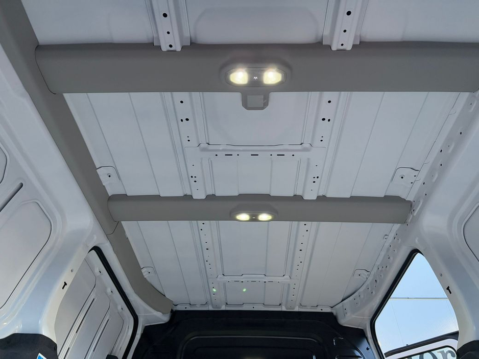 2026 Kia PV5 - image 23