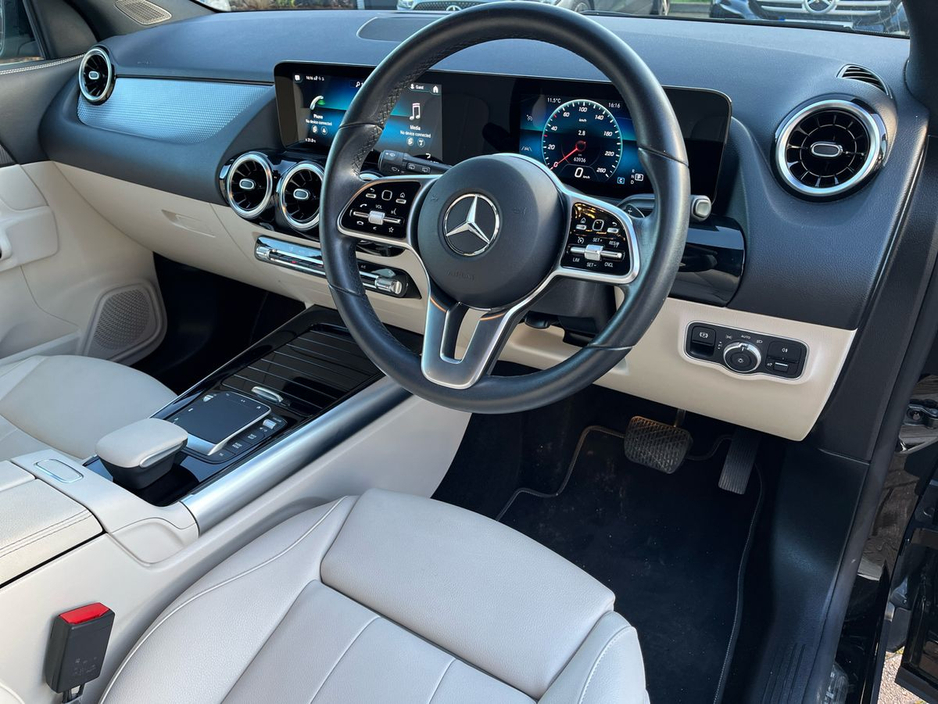 2022 Mercedes-Benz GLA Class - image 8