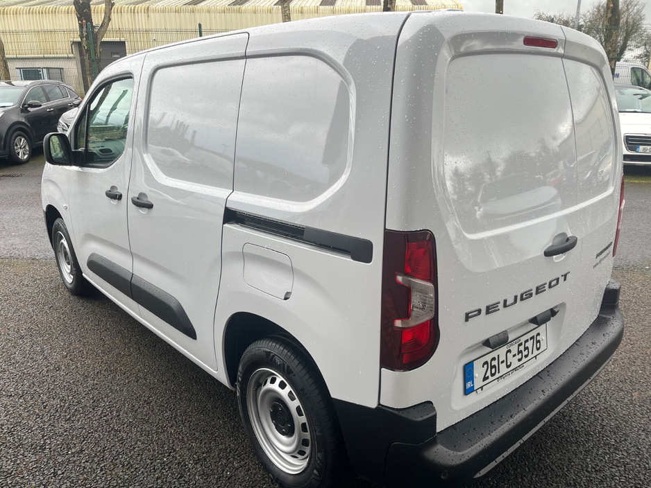 2026 Peugeot Partner  €22,700