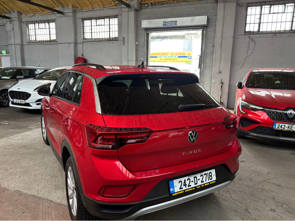 2024 Volkswagen T-Roc - image 18