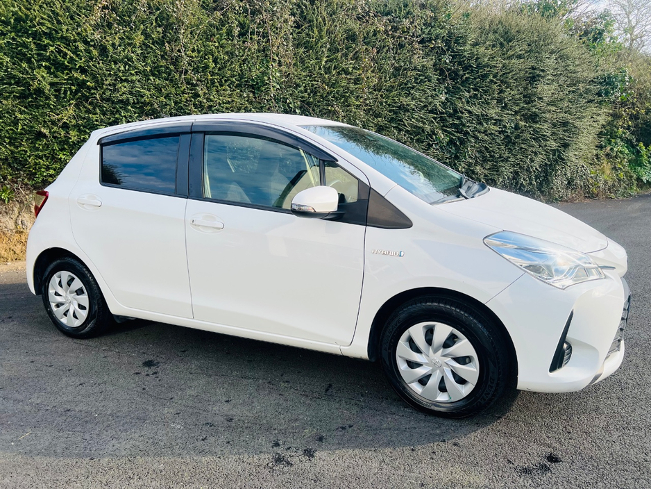 2019 Toyota Vitz - image 4