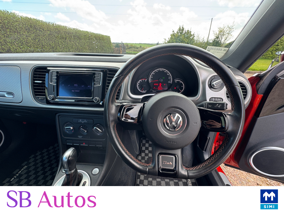 2016 Volkswagen Beetle - image 14