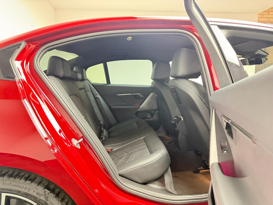 2024 BMW 5 Series - image 12