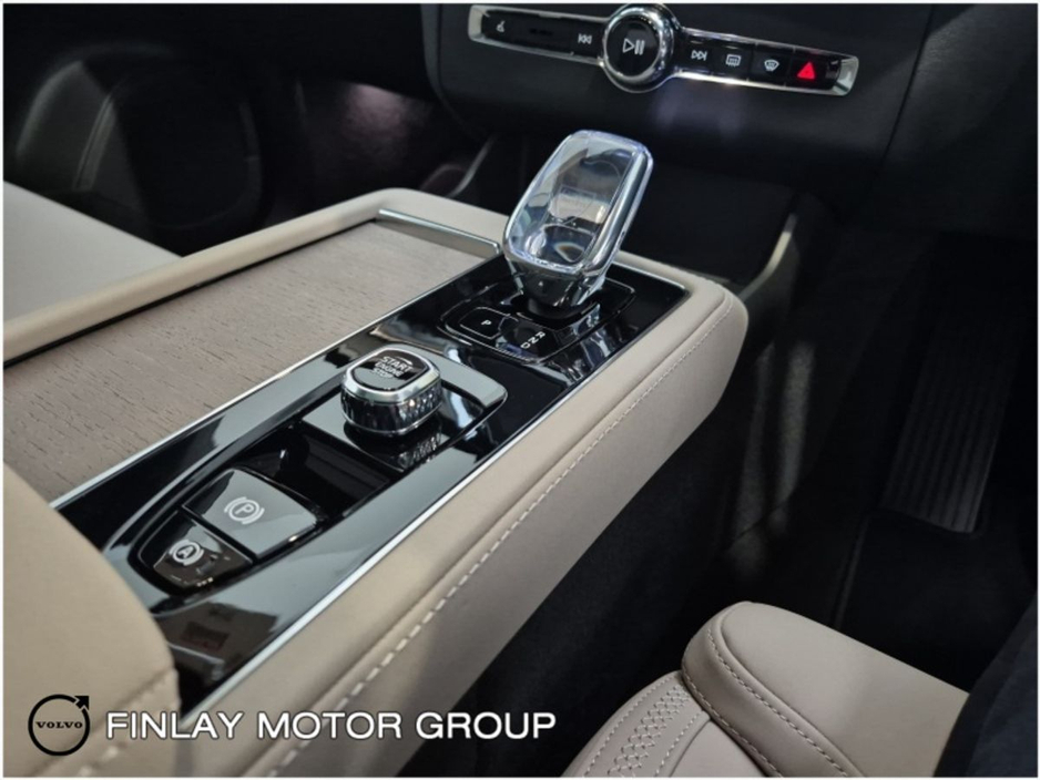 2026 Volvo XC90 - image 14