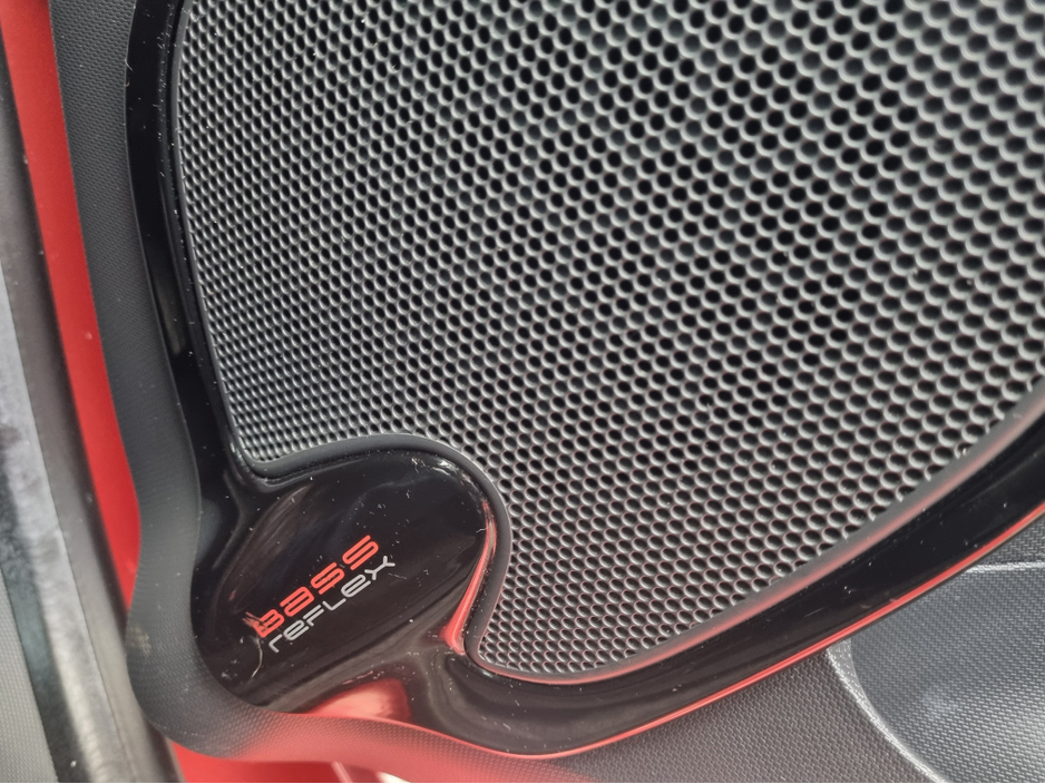 2014 Renault Clio - image 20