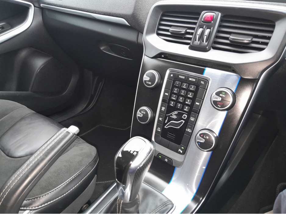 2016 Volvo V40 D2 R-DESIGN ED 5DR