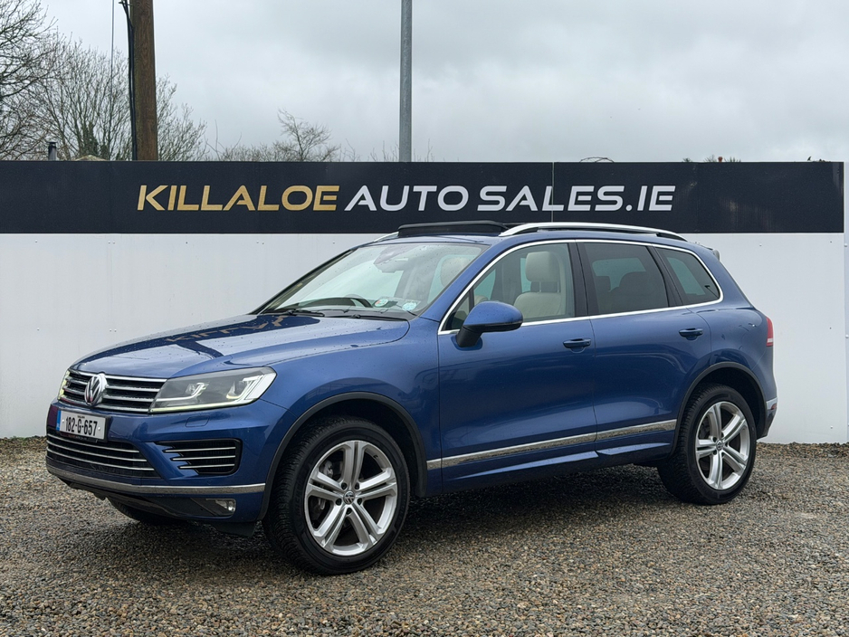 2018 Volkswagen Touareg - image 3