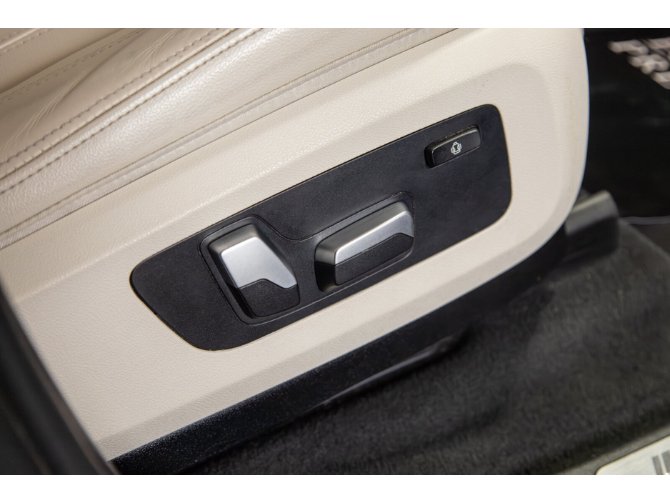 2022 BMW X5 xDrive45e M Sport €57,950