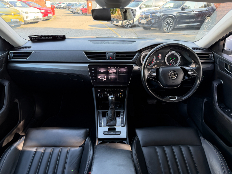 2021 Skoda Superb - image 23