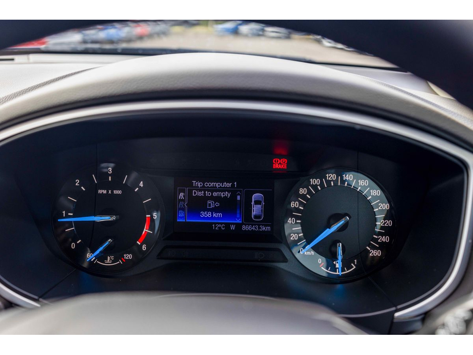 2017 Ford Mondeo - image 20