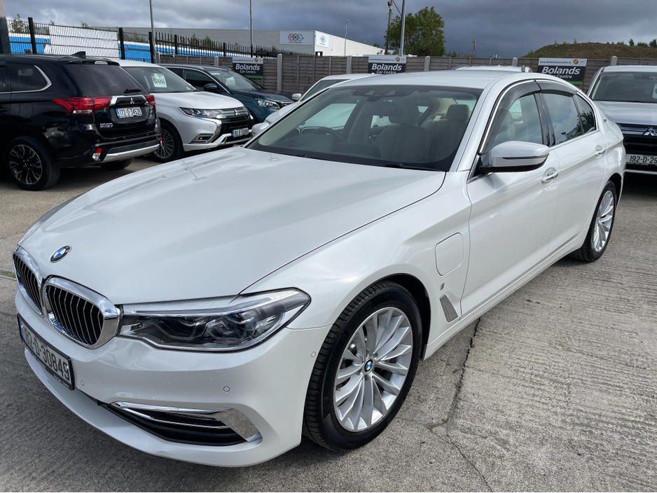 2018 BMW 5 Series - image 4