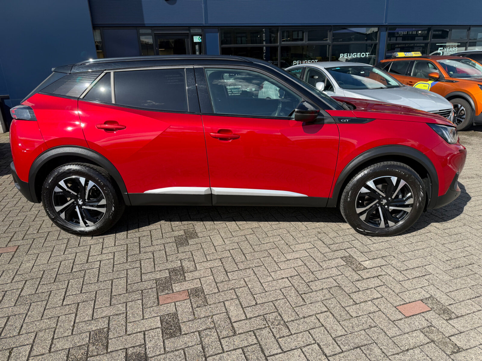 2023 Peugeot 2008 - image 3