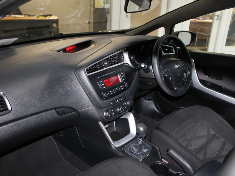 2016 Kia Ceed - image 10