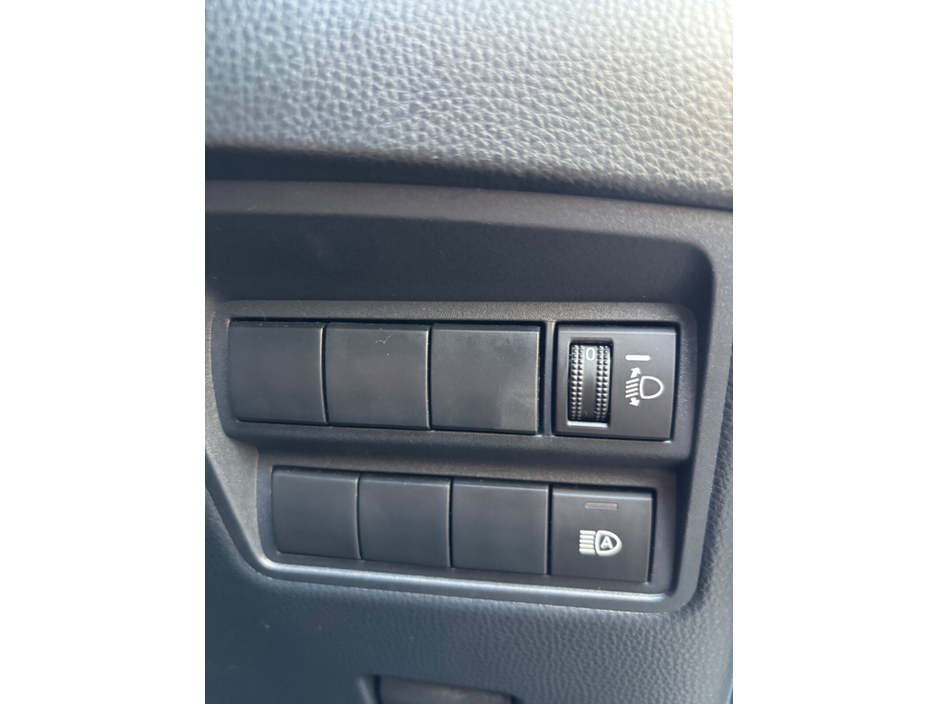 2023 Mazda Mazda2 - image 31