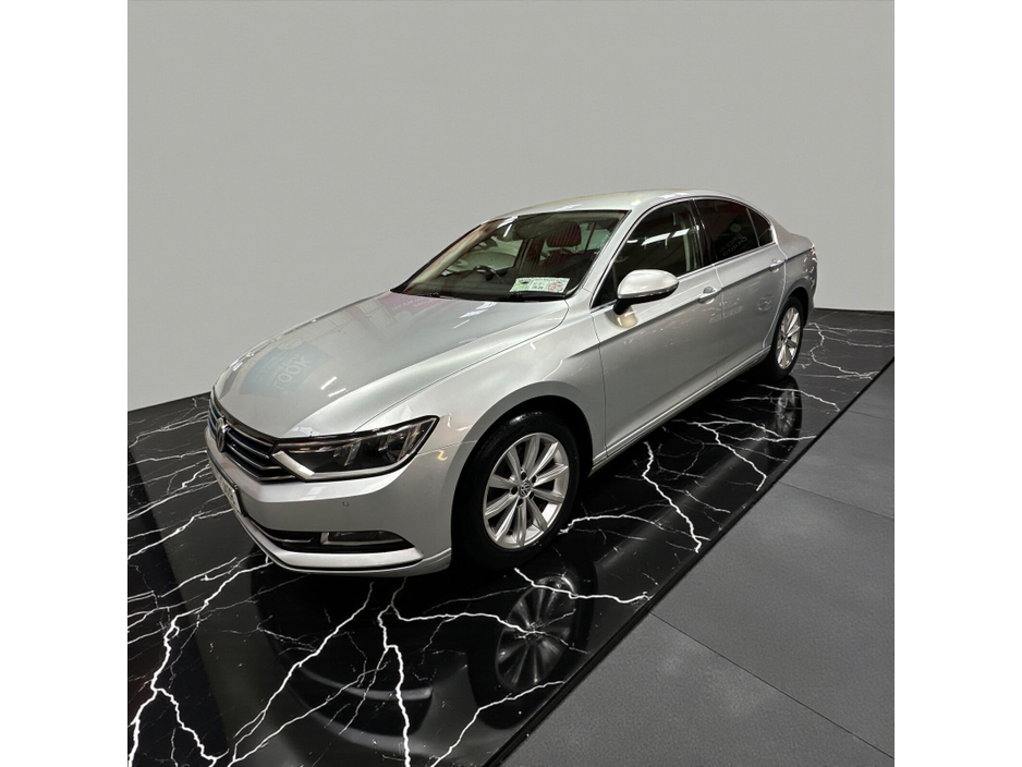 2017 Volkswagen Passat - image 13