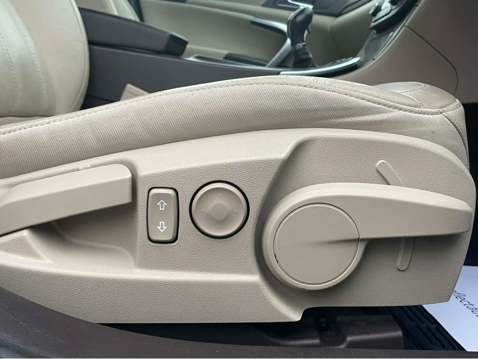 2011 Vauxhall Insignia 1.8 VVT-I EXCLUSIVE 138BHP LOW KM €3,450