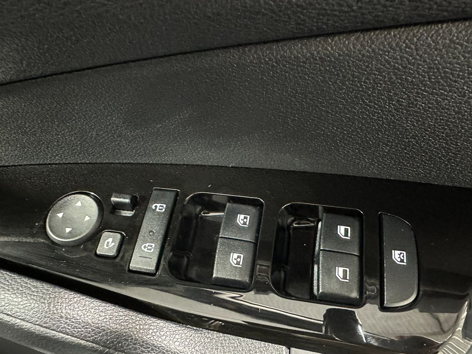 2022 Kia Sportage - image 21