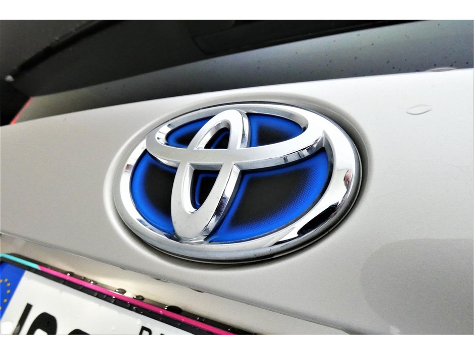 2017 Toyota Prius - image 23