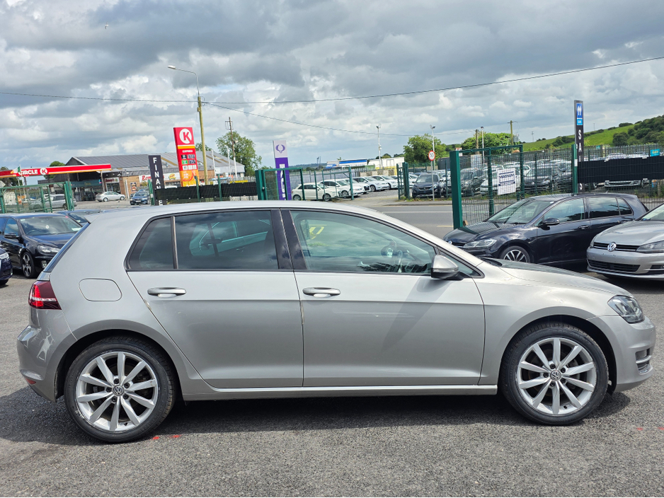 2017 Volkswagen Golf 1.4 TSI HIGHLINE  -REVERSE CAMERA - - CARPLAY - ANDROID AUTO- BLIND SPOT REAR TRAFFIC ASSIST - DISCOVER PRO €16,950