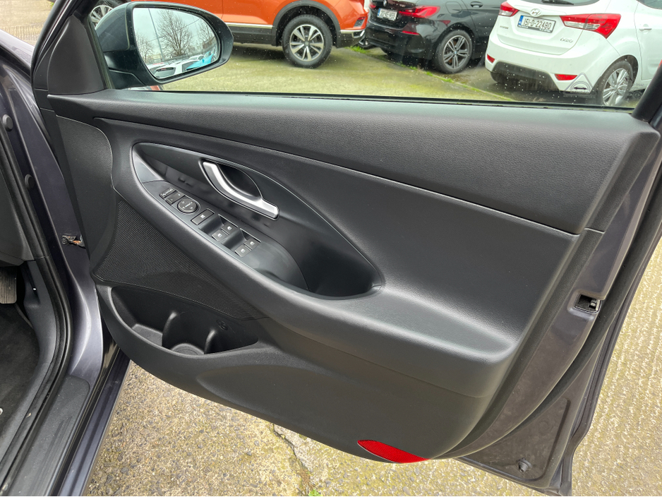 2019 Hyundai i30 - image 12