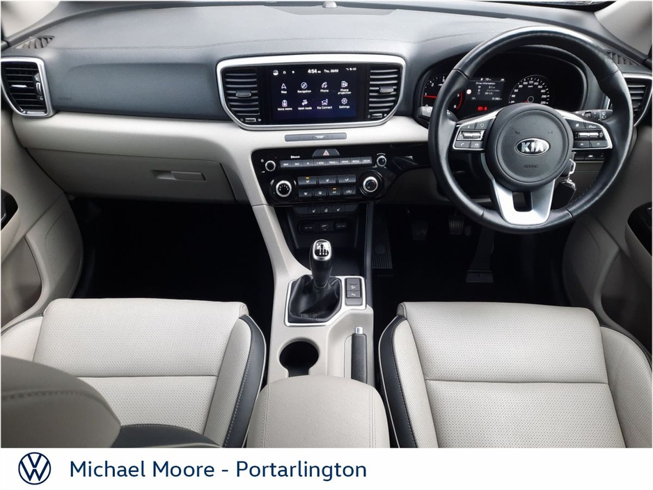 2015 Toyota Yaris - image 2