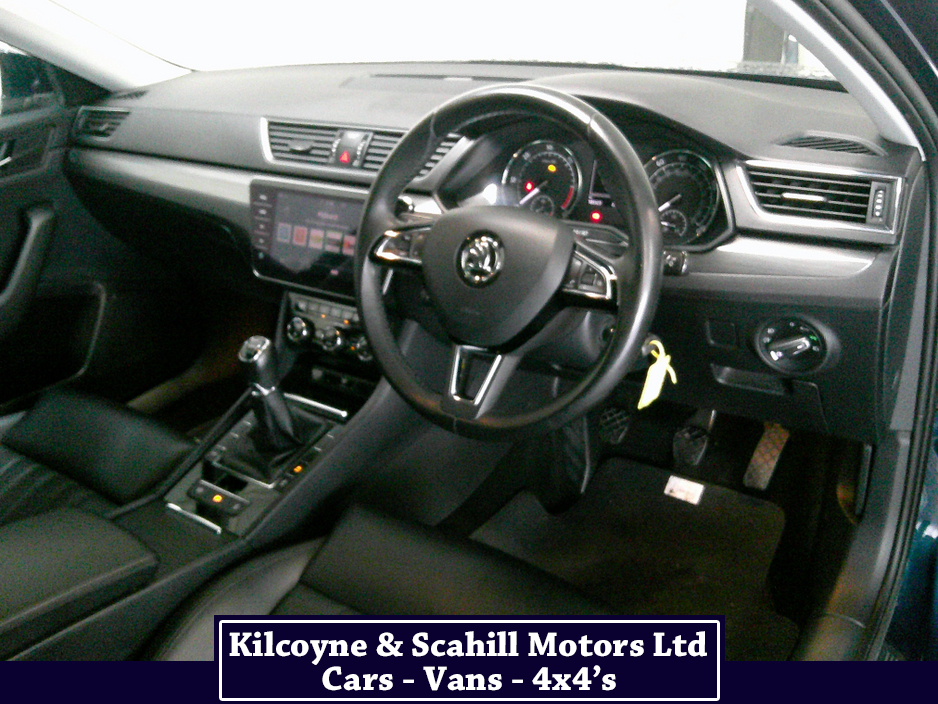 2017 Skoda Superb - image 22