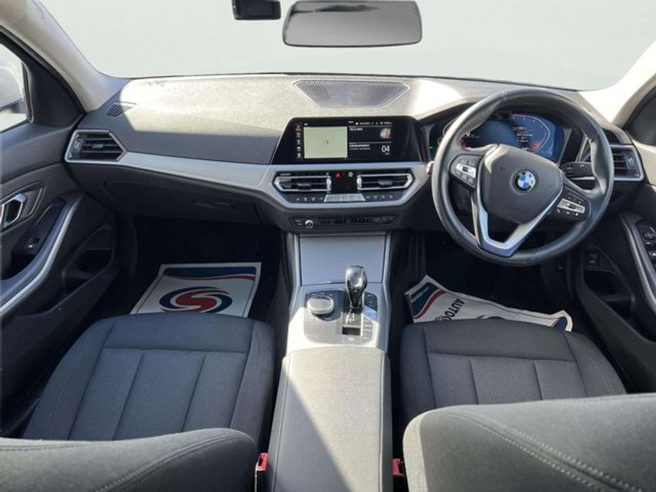 2019 BMW 3 Series - image 2