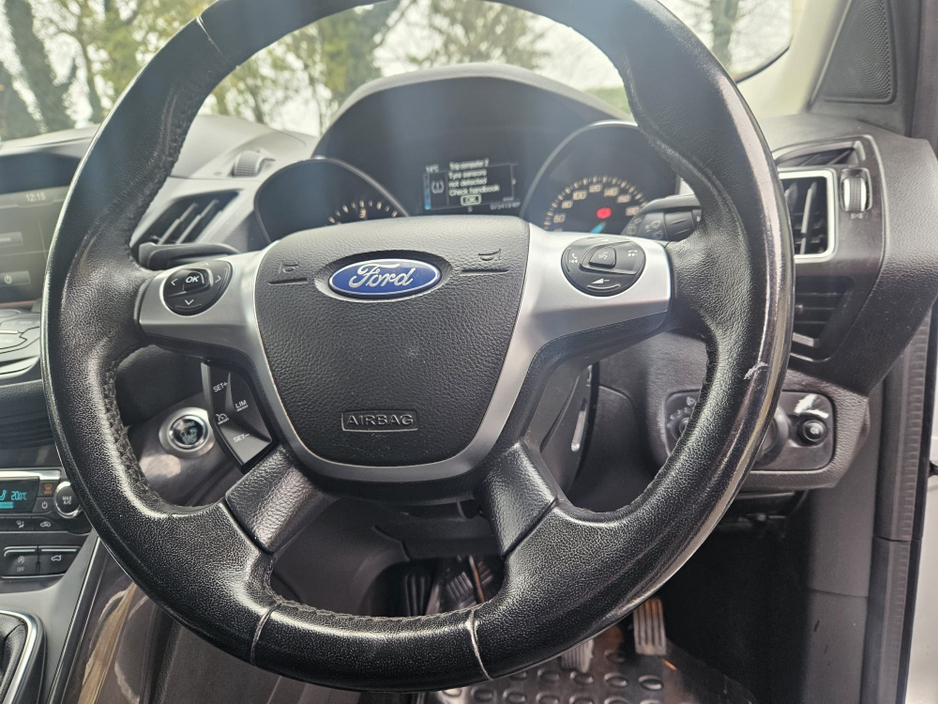 2016 Ford Kuga - image 16