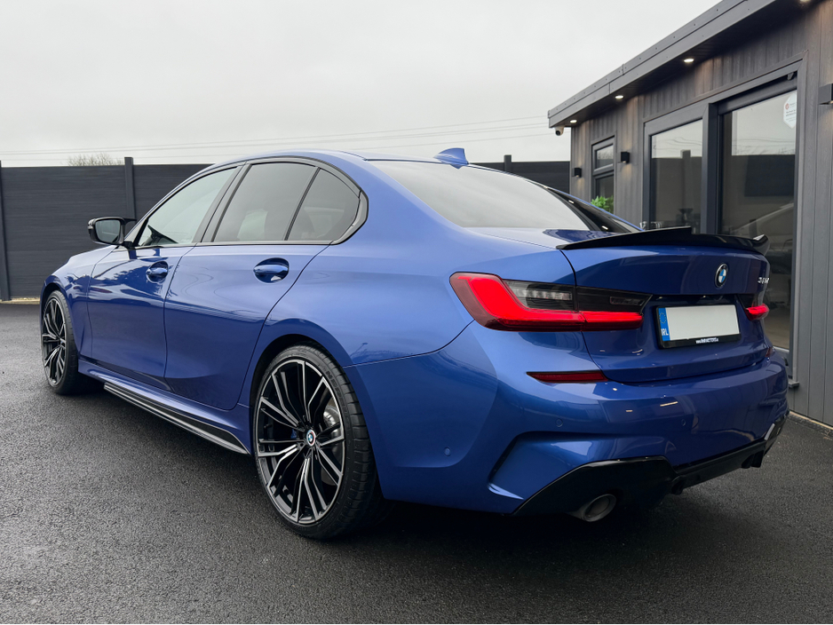 2020 BMW 3 Series - image 7