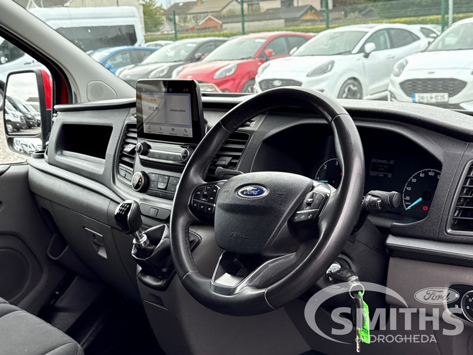 2022 Ford Transit Custom - image 2