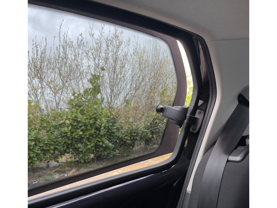 2018 Volkswagen up! - image 14