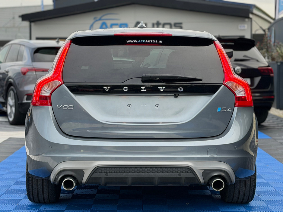 2017 Volvo V60 - image 6