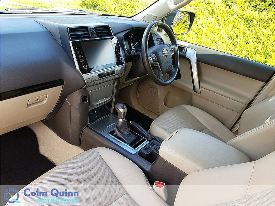 2022 Toyota Landcruiser - image 8