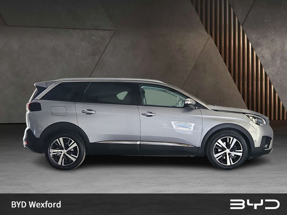2020 Peugeot 5008 - image 15