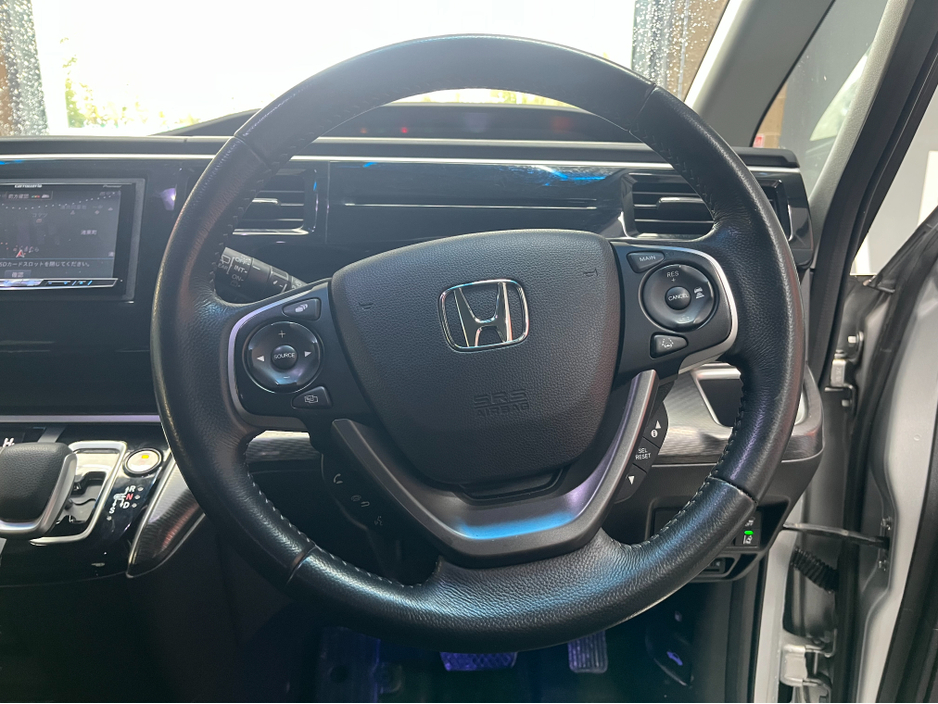 2017 Honda Stepwagon €21950! 2017 HONDA STEPWAGON SPADA HYBRID G SENSING 2.0 AUTOMATIC / CRUISE CONTROL / REVERSE CAMERA / AUTOMATIC DOORS AND MORE €21,950