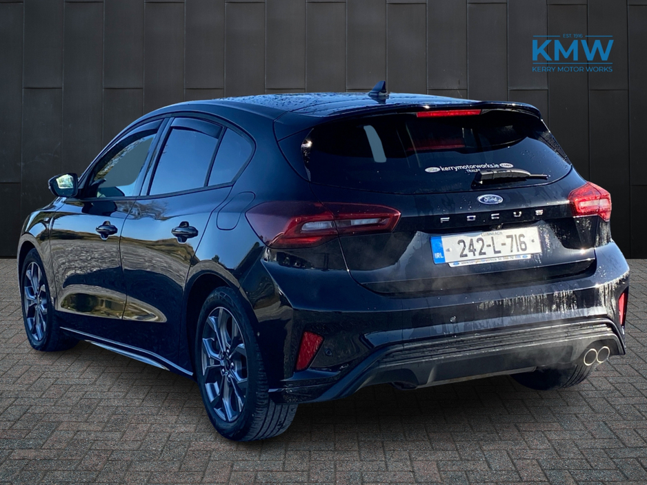 2024 Ford Focus - image 3