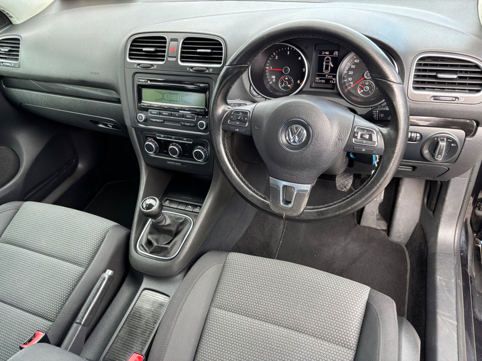 2010 Volkswagen Golf - image 23