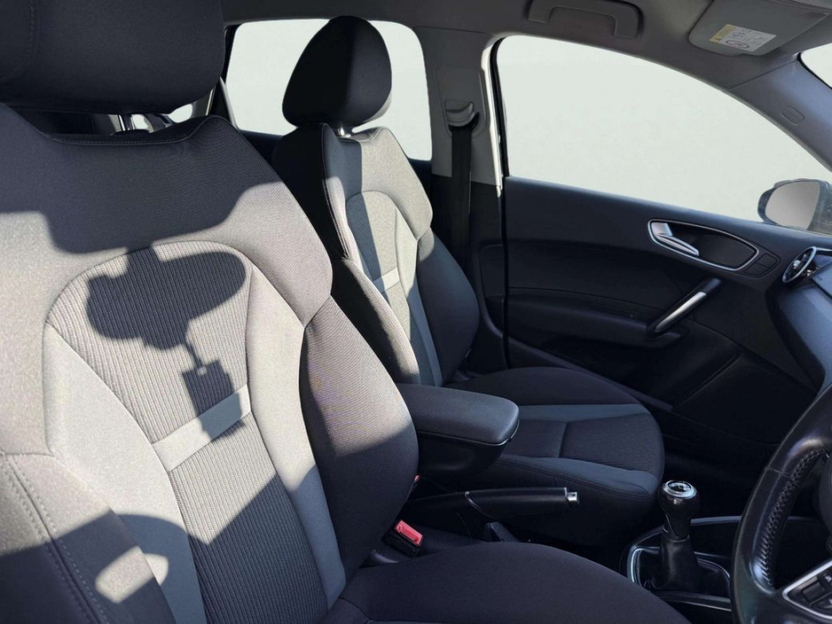 2017 Audi A1 - image 4