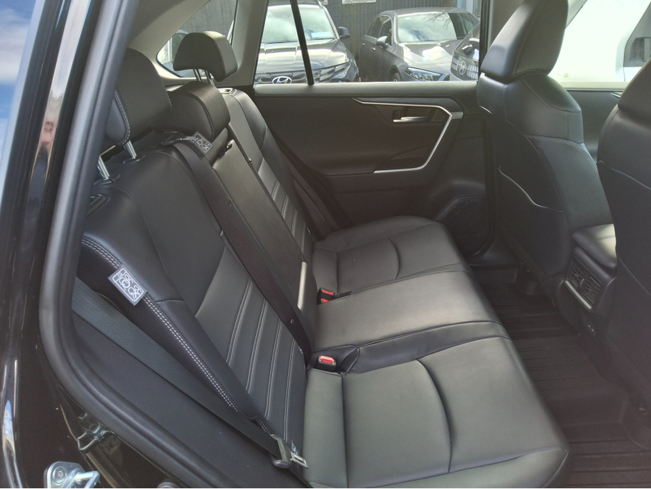 2023 Toyota Rav4 - image 11