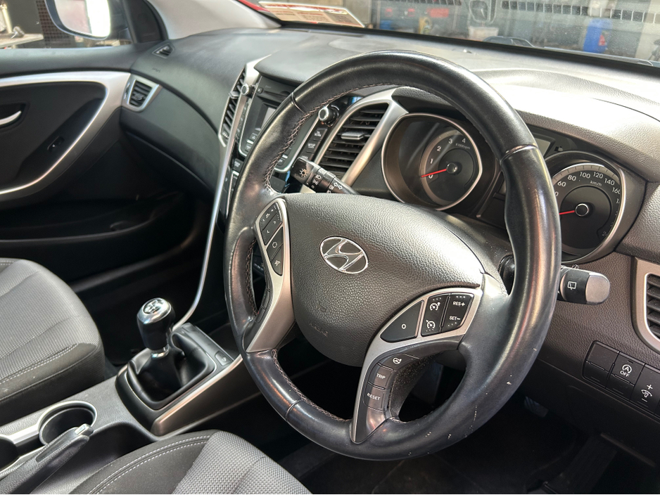 2016 Hyundai i30 - image 4