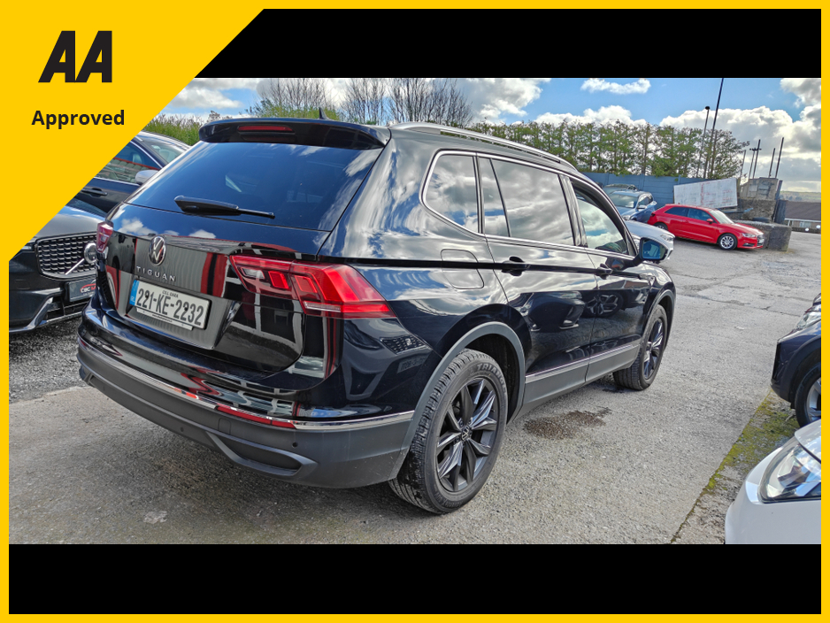 2022 Volkswagen Tiguan - image 12