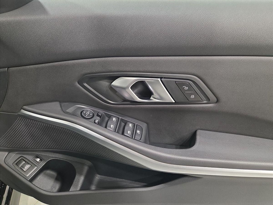 2025 BMW 3 Series 330e M Sport Touring €55,950