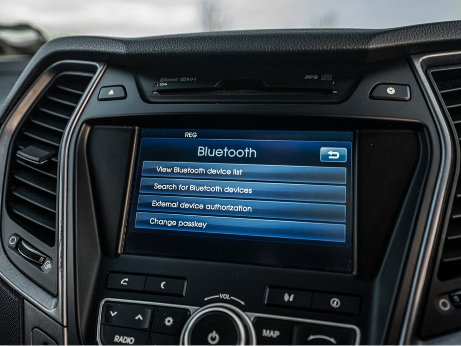 2014 Hyundai Santa Fe - image 25